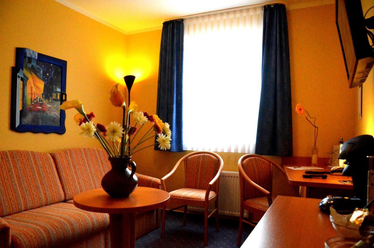 Hotel Am Klieversberg Wolfsburg Exteriör bild
