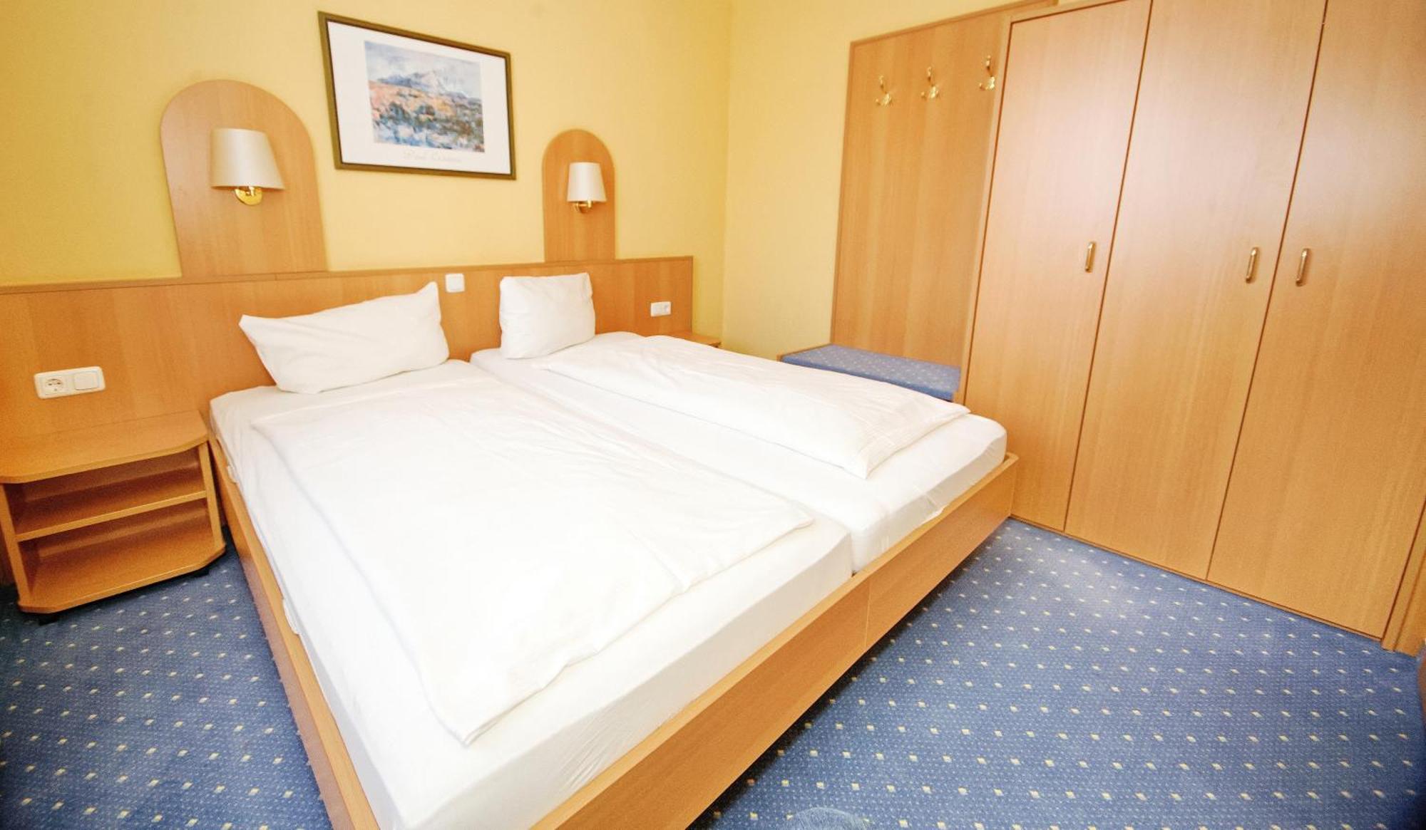 Hotel Am Klieversberg Wolfsburg Exteriör bild
